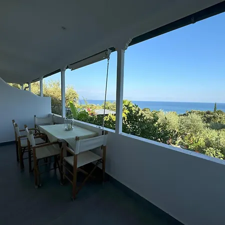 Marema 2 Apartment Kómboi