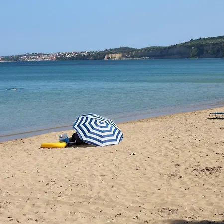 Marema 2 Apartment Kómboi